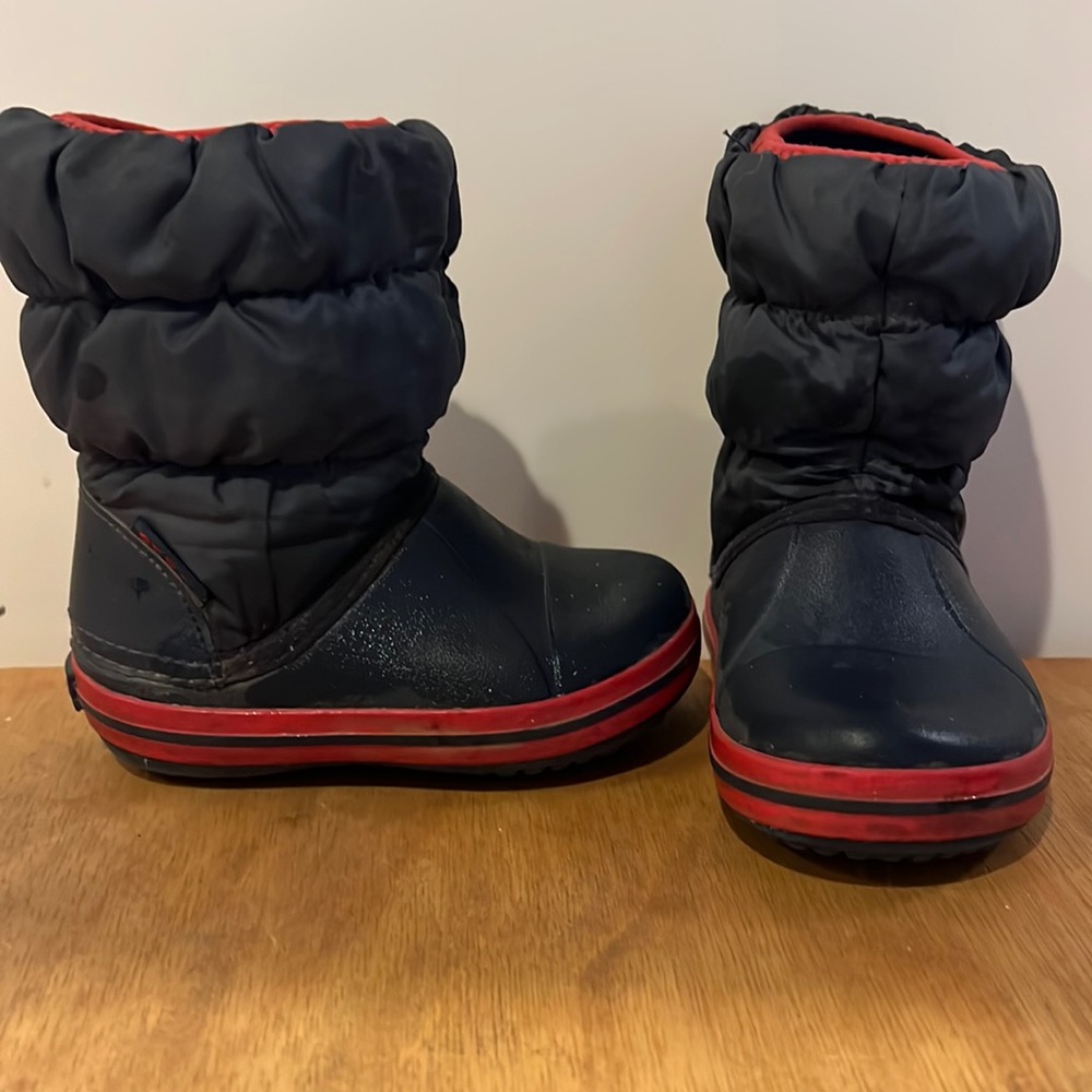 Crocs Boots Kid Toddler Boys 6 Blue Red Slip On Flat Mid Calf Round Toe Winter
